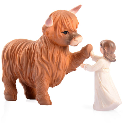 Highland Cow Gifts for Women: Highland Cow Decor Outdoor Garden Statue, Scottish Highland Cow Figurine Lifelike Highlander Cow Ornaments for Bathroom Office Desk Kitchen Decoration Highland Cows