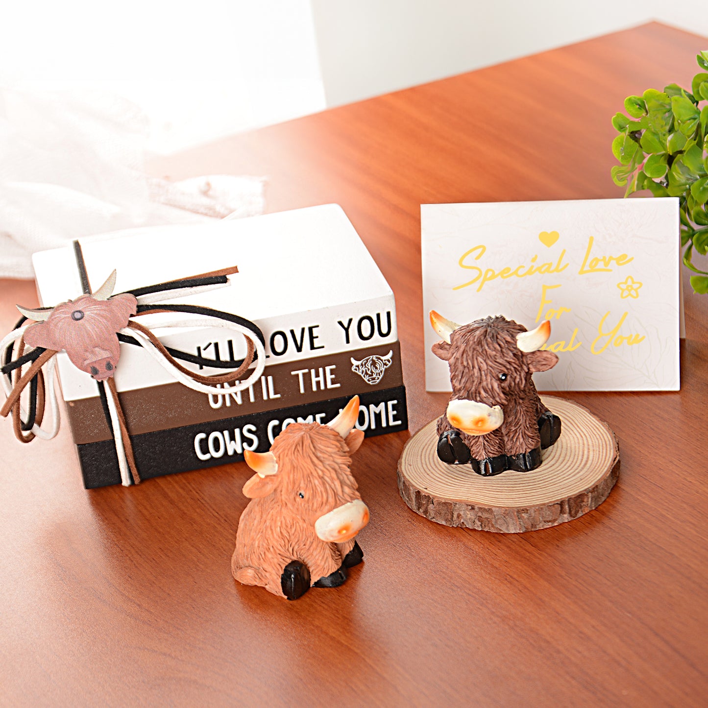 Highland Cow Decor Highland Cow Figurine Brown Scottish Highland Cow, Lifelike Highland Cow Statue Ornament Gifts for Cow Lover Cow Decoration Bathroom Office Nursery Desk